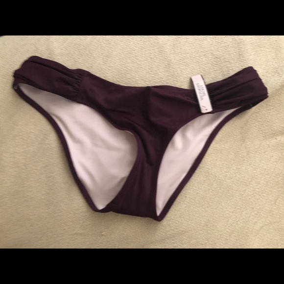 Victoria’s Secret bikini bottoms - Picture 2 of 3